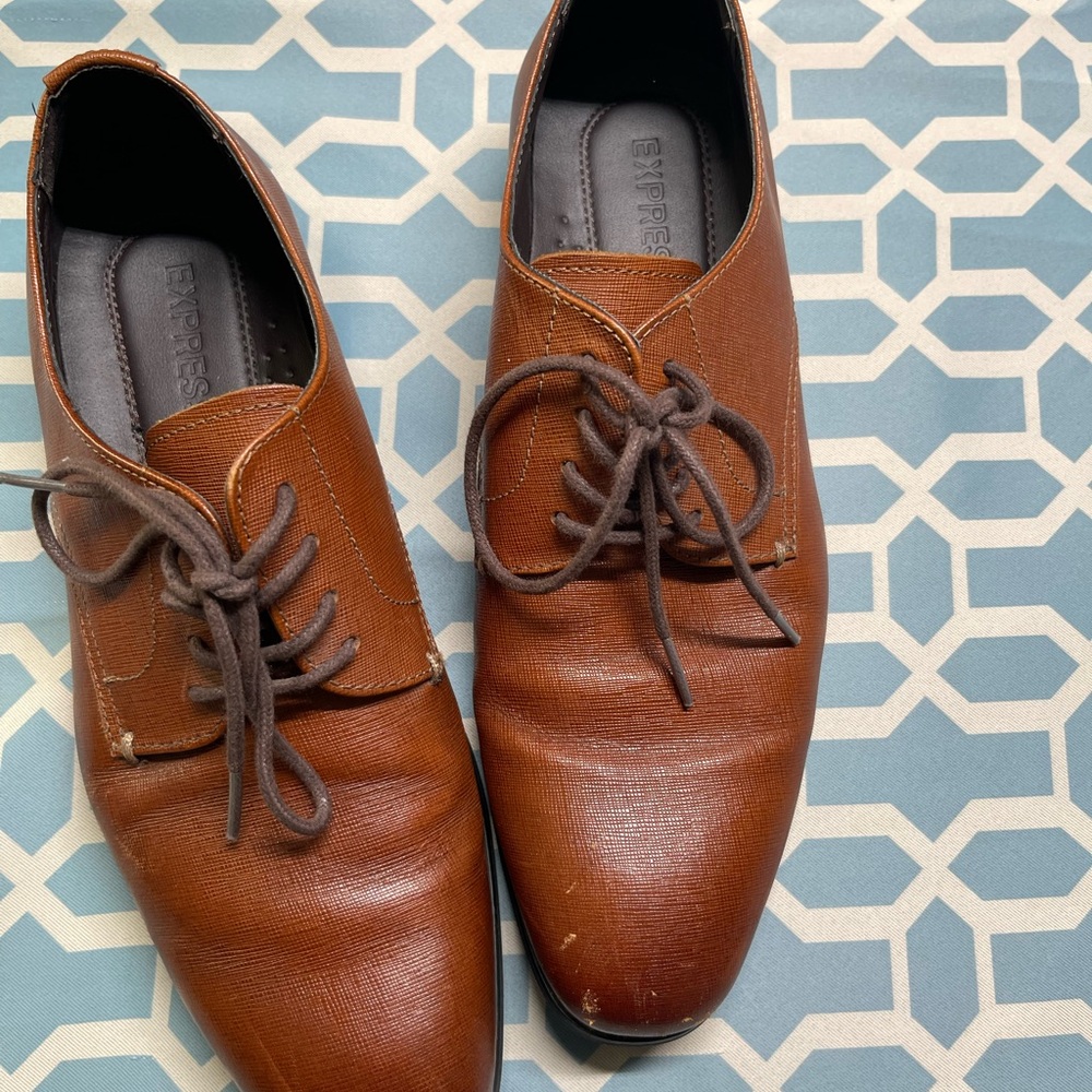 Express Men's Tan Leather Oxfords